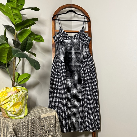 Madewell Dresses & Skirts - Madewell Navy and White Linen Midi Dress